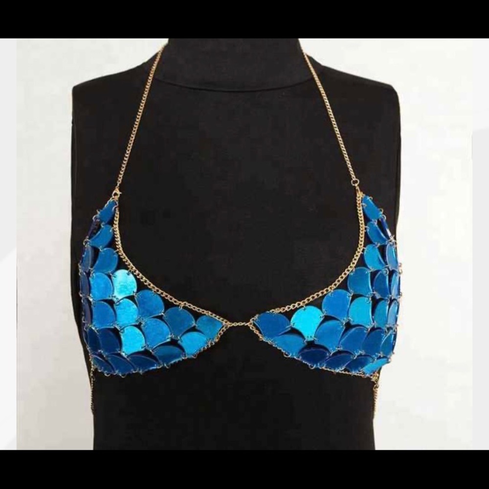 Blue and gold chain bra 💙✨